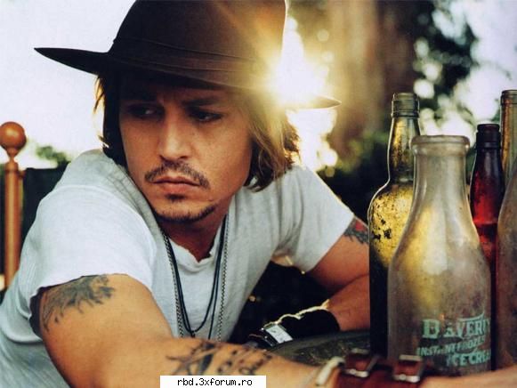 vrea .......? nup vrea fii jsotia lui johnny deep?