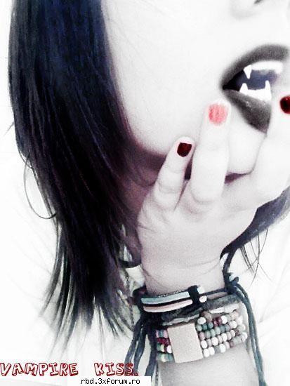poze noi vampire heart>