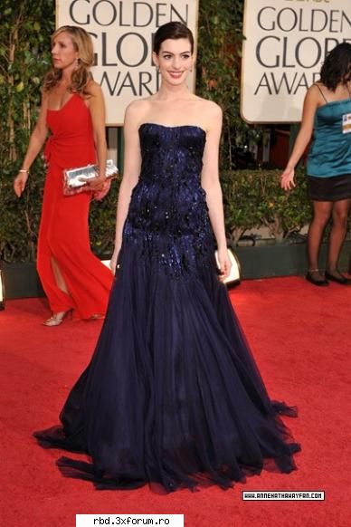 Anne Hathaway - 2 imi pl asa mult rochia:X:X:X - Fav' actors