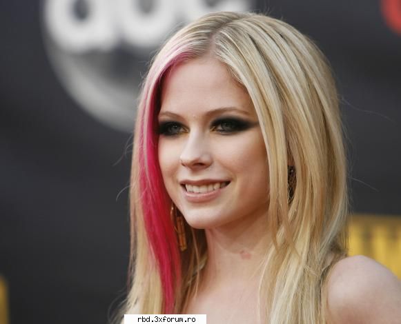 .-Avril Lavigne.^ - waw...i can`t belive!s`a maturizat ff mult si e - Muzica