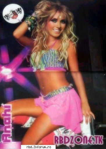 vreau o poza cu anahi in sutien si panatoni ca e buna poza be first