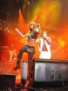 ok...ma o poza cu anahi in cu roberta be first