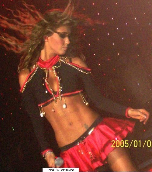 as vrea o poza cu anahi in seventeen :razz: be first