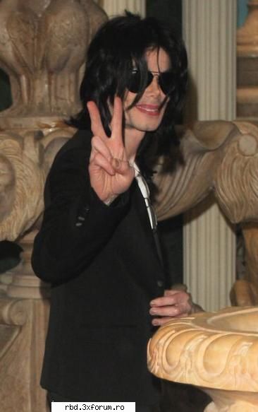 Michael Jackson - M-am uitmit ca nu avem topic. Fac eu. Dupa cum - Muzica