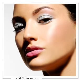 Notă pentru make-up - nu prea il vad, da fardu e super 9 - Jocuri