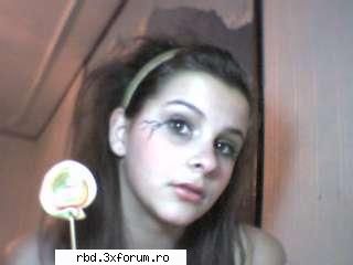 buna ma numesc ruxy...am 13 ani shi imi plc fff mooolt rbd(in special anahi)care e shi idolul meu