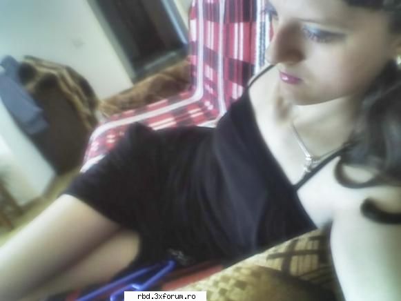 u erai deja,miha :rotfl: asaa..o poza noua cu mine..ieri am priviri,, :uimit: ,,-vreau sa se vada si