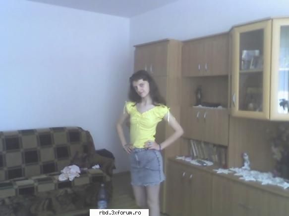 eshti o la lung..il am pana la ca m-am aplecat sau..si eu ma mir :rotfl: asa..inca una cu je :rotfl:
