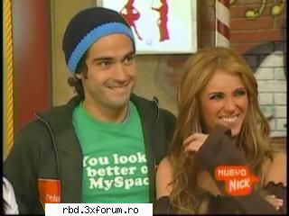 poncho : hermanitor sht :)) gata cu cearta nu va luati de mamik :)))  :rotfl:  rbd:la familia game