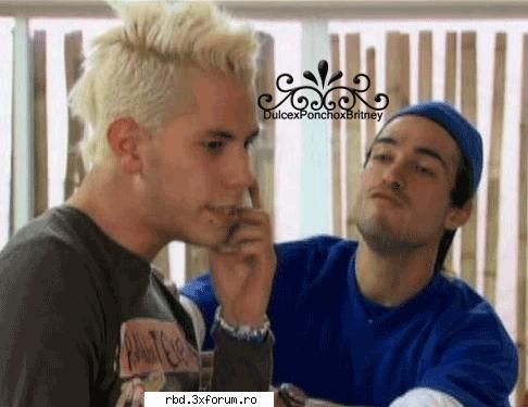 poncho : ms ! auzi-ti ? lume ... :rotfl:  rbd:la familia game