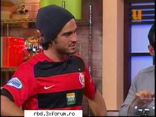 poncho se uita la burta lui : fiti seriosi mah  :rotfl:   rbd:la familia game