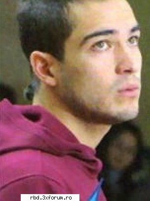 poncho se uita pe pereti   :rotfl: rbd:la familia game