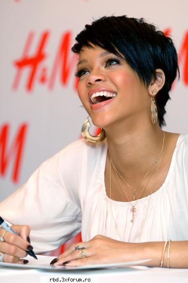 Rihanna - AnAhI_AlFoNsO - Muzica