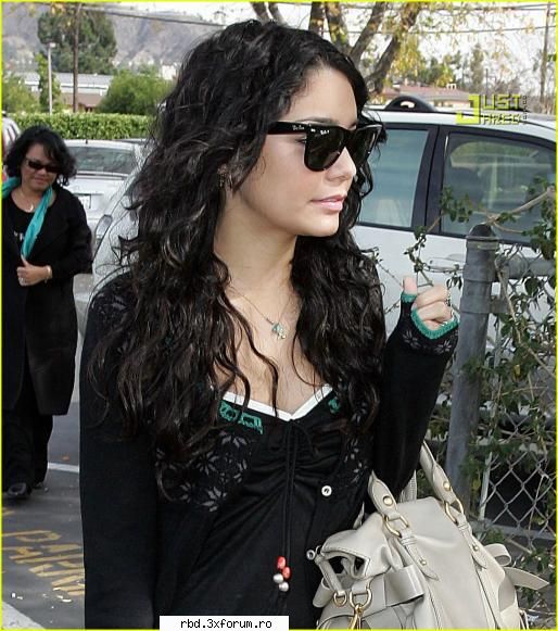 Vanessa Hudgens - aha a jikt si in high school musical si zac efron - Muzica