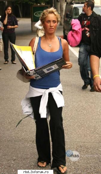 annie:ok vin stai sa ma asha) rbd la familia [joc]